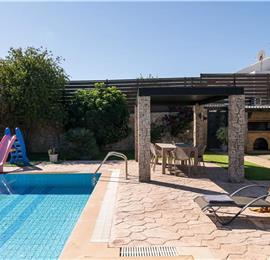 4 bedroom villa with pool, Chalikounas, sleeps 8